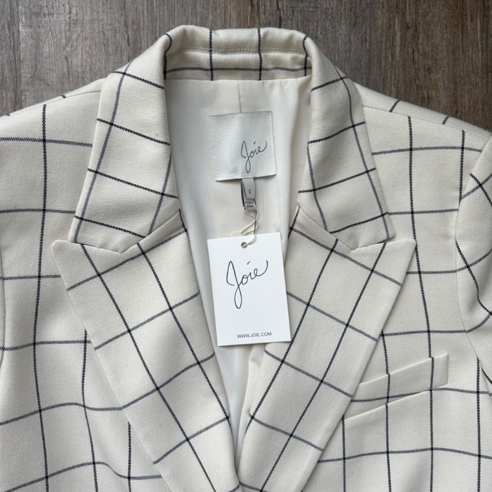 Blazer - Picture 3 of 6